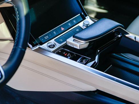 Used 2023 Audi e-tron Premium w/ Convenience Plus Package image 21