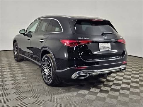 Used 2025 Mercedes-Benz GLC 300 4MATIC image 12