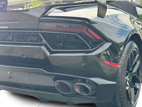 Used 2018 Lamborghini Huracan LP 580-2 RWD image 35