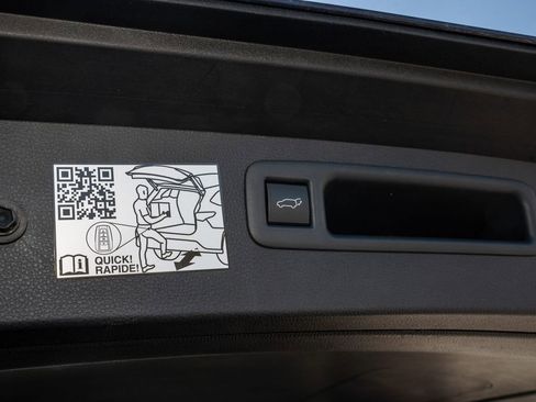 Used 2024 Toyota Highlander XSE image 6