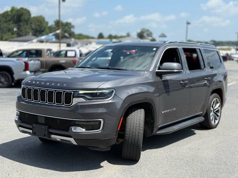 Used 2022 Jeep Wagoneer Series III w/ Flexible Seating Group RWD image 3
