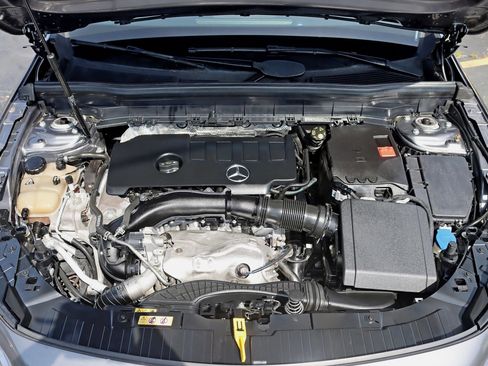 Used 2020 Mercedes-Benz GLB 250 4MATIC image 39
