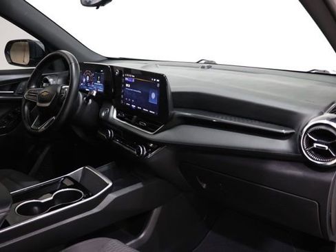 Used 2025 Chevrolet Equinox LT w/ Safety and Technology Package FWD image 16