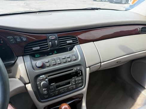 Used 2005 Cadillac De Ville DTS w/ Equipment Group FWD image 19
