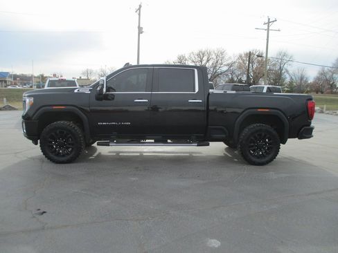 Used 2022 GMC Sierra 2500 Denali w/ Denali Ultimate Package image 9