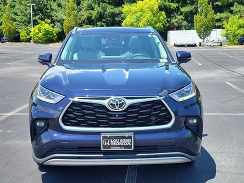Used 2023 Toyota Highlander Platinum AWD/4WD image 2