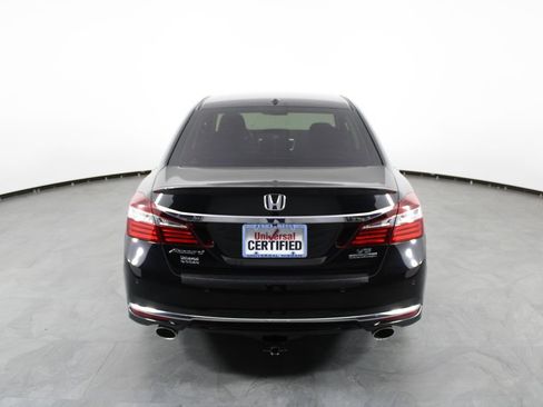 Used 2017 Honda Accord Touring image 10