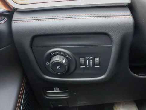 New 2026 Jeep Grand Cherokee L Summit AWD/4WD image 32