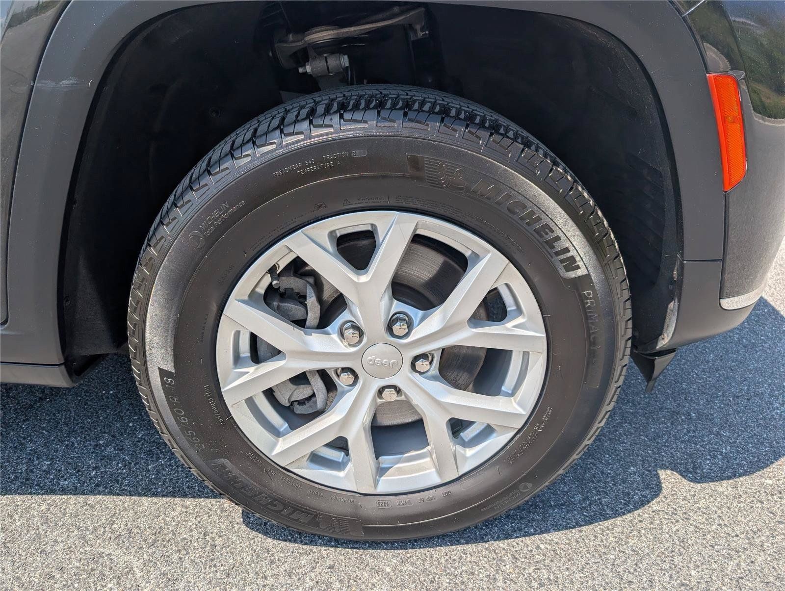 Used 2023 Jeep Grand Cherokee L Limited AWD/4WD image 9