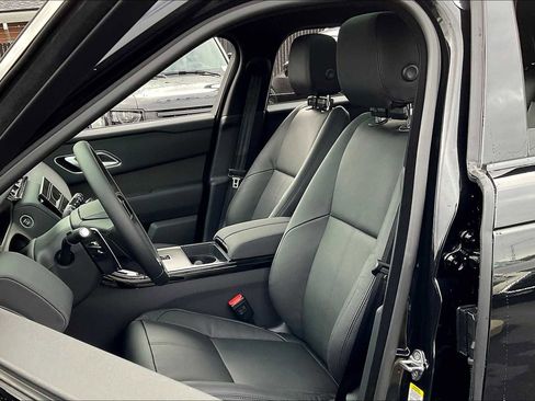 New 2025 Land Rover Range Rover Velar Dynamic SE image 11