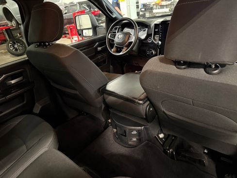 Certified 2024 RAM 2500 Big Horn w/ Night Edition AWD/4WD image 19
