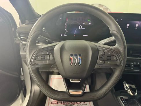 Used 2025 Buick Envista Preferred image 13