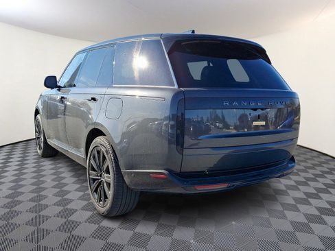 New 2025 Land Rover Range Rover SE image 2