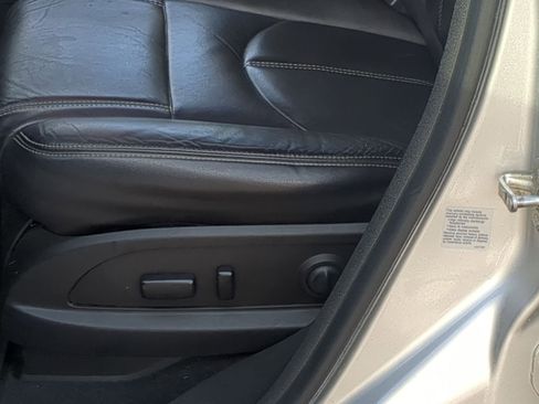 Used 2017 Chevrolet Traverse LT image 12