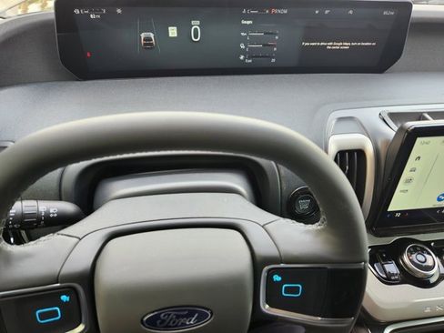 New 2025 Ford Expedition Active image 11