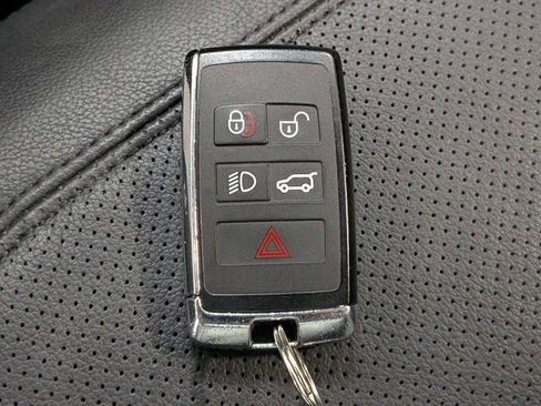 Used 2023 Land Rover Defender 110 S image 23