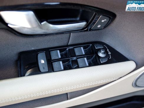 Used 2016 Land Rover Range Rover Evoque SE Premium image 11