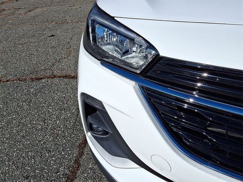 Certified 2022 Buick Encore GX Select image 28