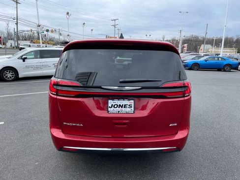 New 2026 Chrysler Pacifica Select AWD/4WD image 6