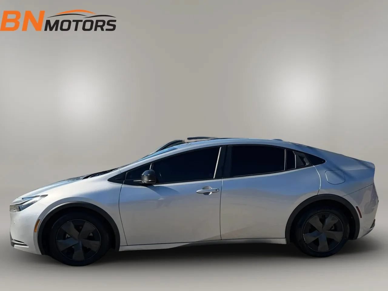 Used 2023 Toyota Prius LE FWD image 9