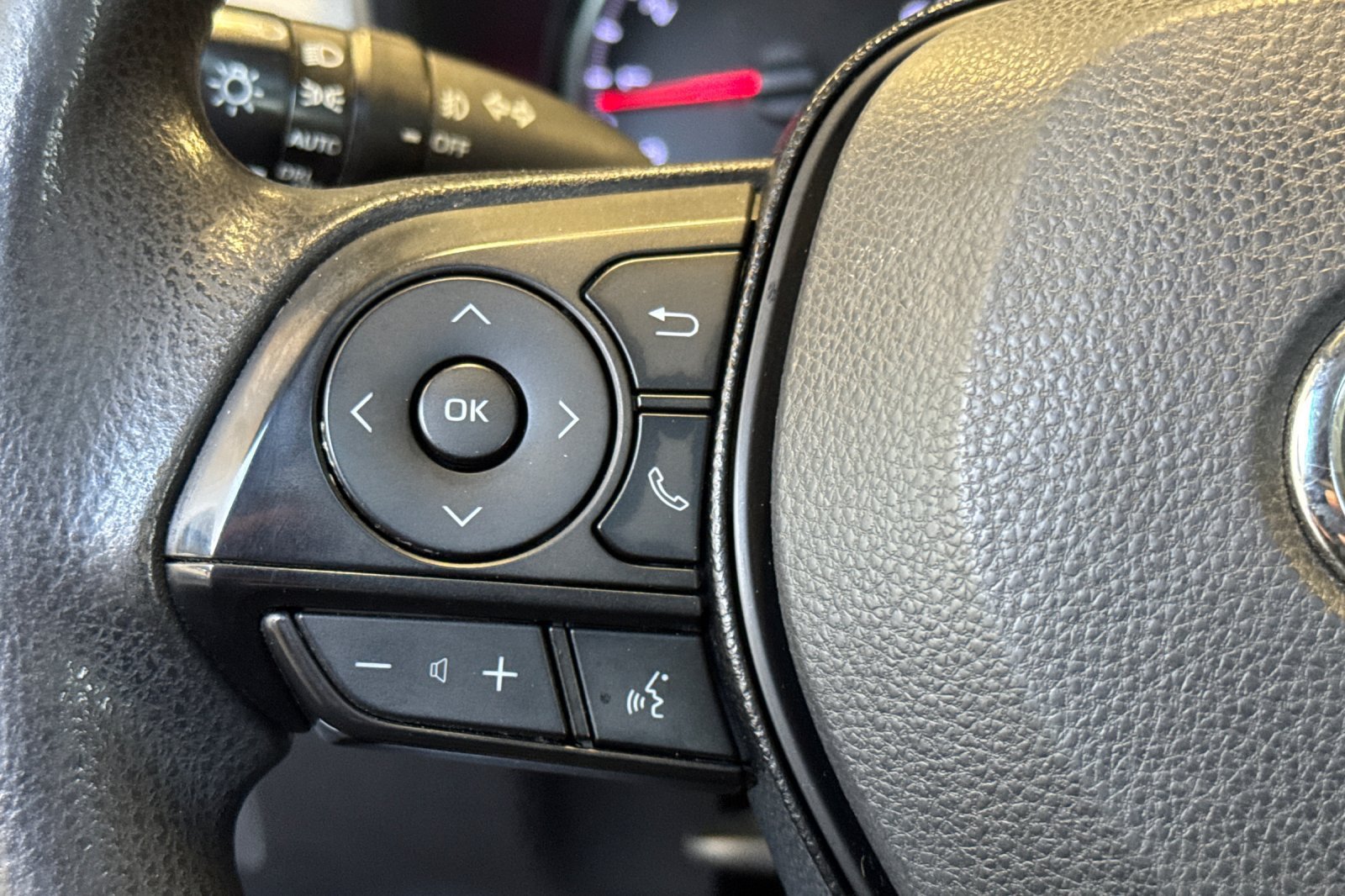 Certified 2019 Toyota RAV4 XLE w/ Carpet Mat Package FWD image 31