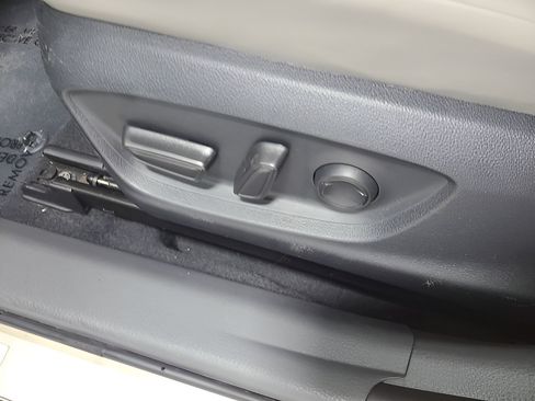 Used 2023 Toyota Camry SE w/ Protection Package (Q2) (TMS) FWD image 18