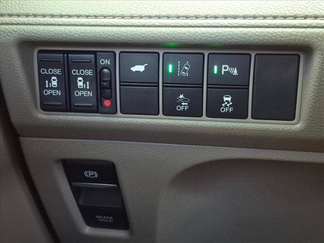 Used 2018 Honda Odyssey Elite image 11