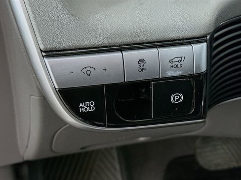 Used 2024 Hyundai Ioniq 5 SEL image 17
