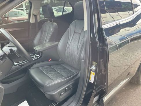 Used 2022 Buick Envision Avenir w/ Technology Package II image 20