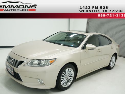 Used 2013 Lexus ES 350 w/ Luxury Pkg FWD image 1