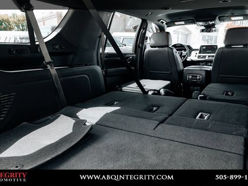 Used 2024 GMC Yukon XL AT4 AWD/4WD image 54