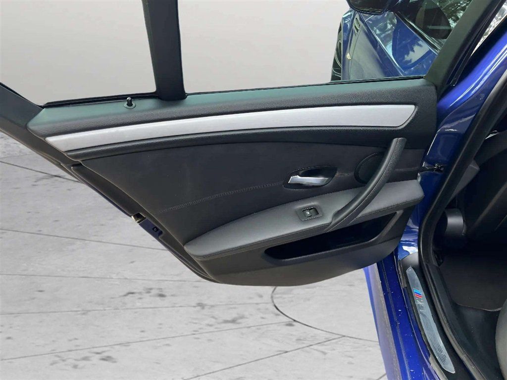 Used 2008 BMW M5 RWD image 23