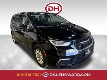 Used 2024 Chrysler Pacifica Touring-L