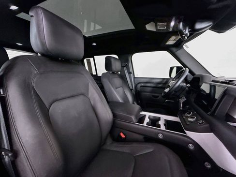 Used 2025 Land Rover Defender 110 X-Dynamic SE AWD/4WD image 43