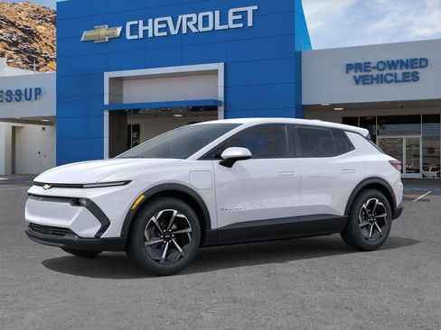 New 2026 Chevrolet Equinox EV LT image 2