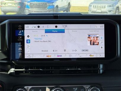 New 2025 Jeep Gladiator Rubicon w/ Convenience Group