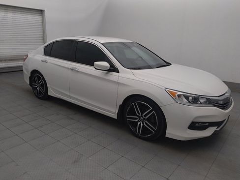 Used 2017 Honda Accord Sport image 11