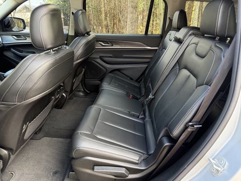 Used 2023 Jeep Grand Cherokee L Limited image 12