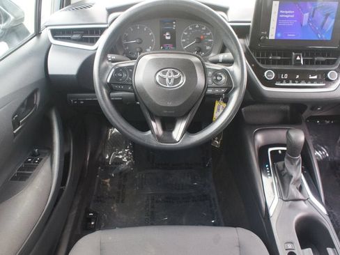 Used 2024 Toyota Corolla LE FWD image 5