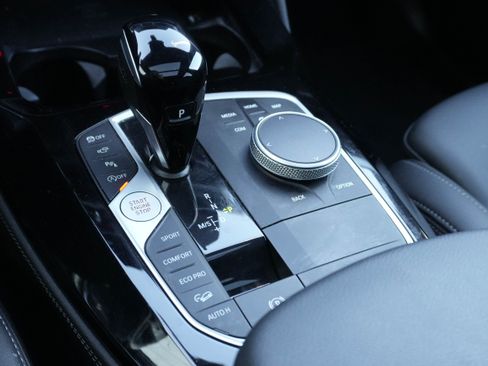 Used 2025 BMW X4 xDrive30i image 25