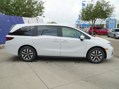 New 2026 Honda Odyssey EX-L image 4
