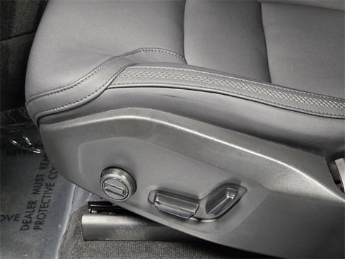 Certified 2025 Volvo XC90 B6 Plus image 10