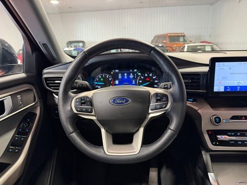 Used 2023 Ford Explorer XLT w/ Equipment Group 202A image 27
