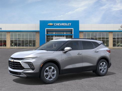 New 2026 Chevrolet Blazer LT image 2
