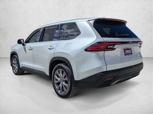 Certified 2025 Toyota Grand Highlander FWD image 8