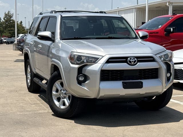 Used 2022 Toyota 4Runner SR5 Premium w/ Moonroof Package RWD image 2