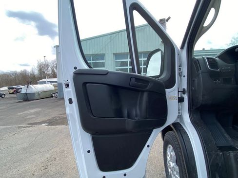 New 2025 RAM ProMaster 1500 w/ Quick Order Package 22G SLT image 9