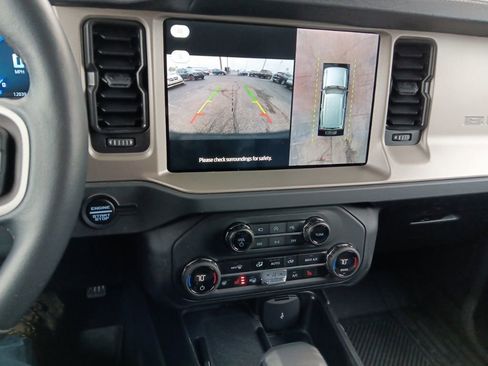 Used 2025 Ford Bronco Outer Banks AWD/4WD image 24