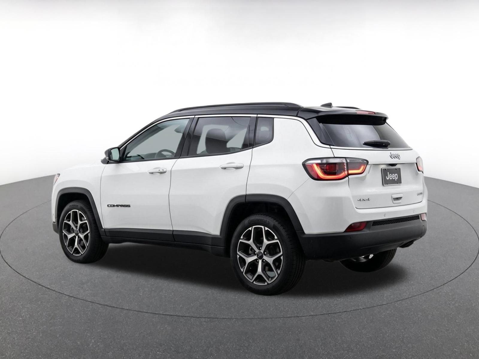 Used 2025 Jeep Compass Limited AWD/4WD image 6