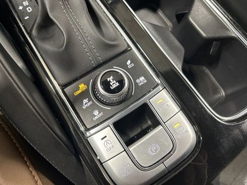 Used 2022 Kia Telluride SX w/ SX Prestige Package AWD/4WD image 29